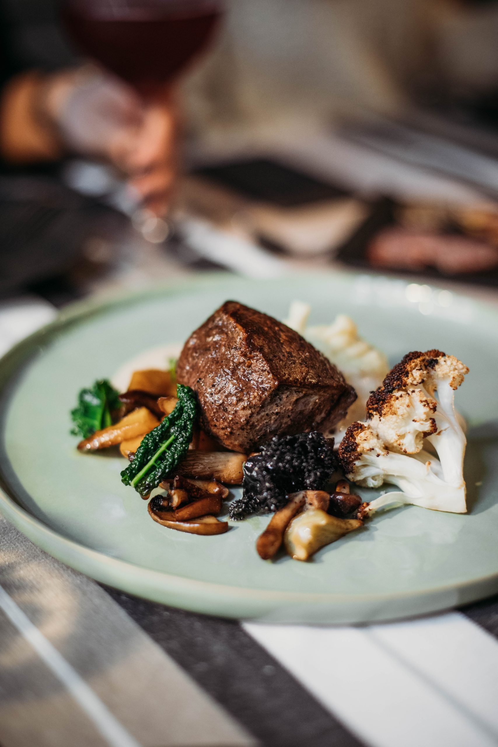 Bœuf aux champignons sauvages et à la truffe